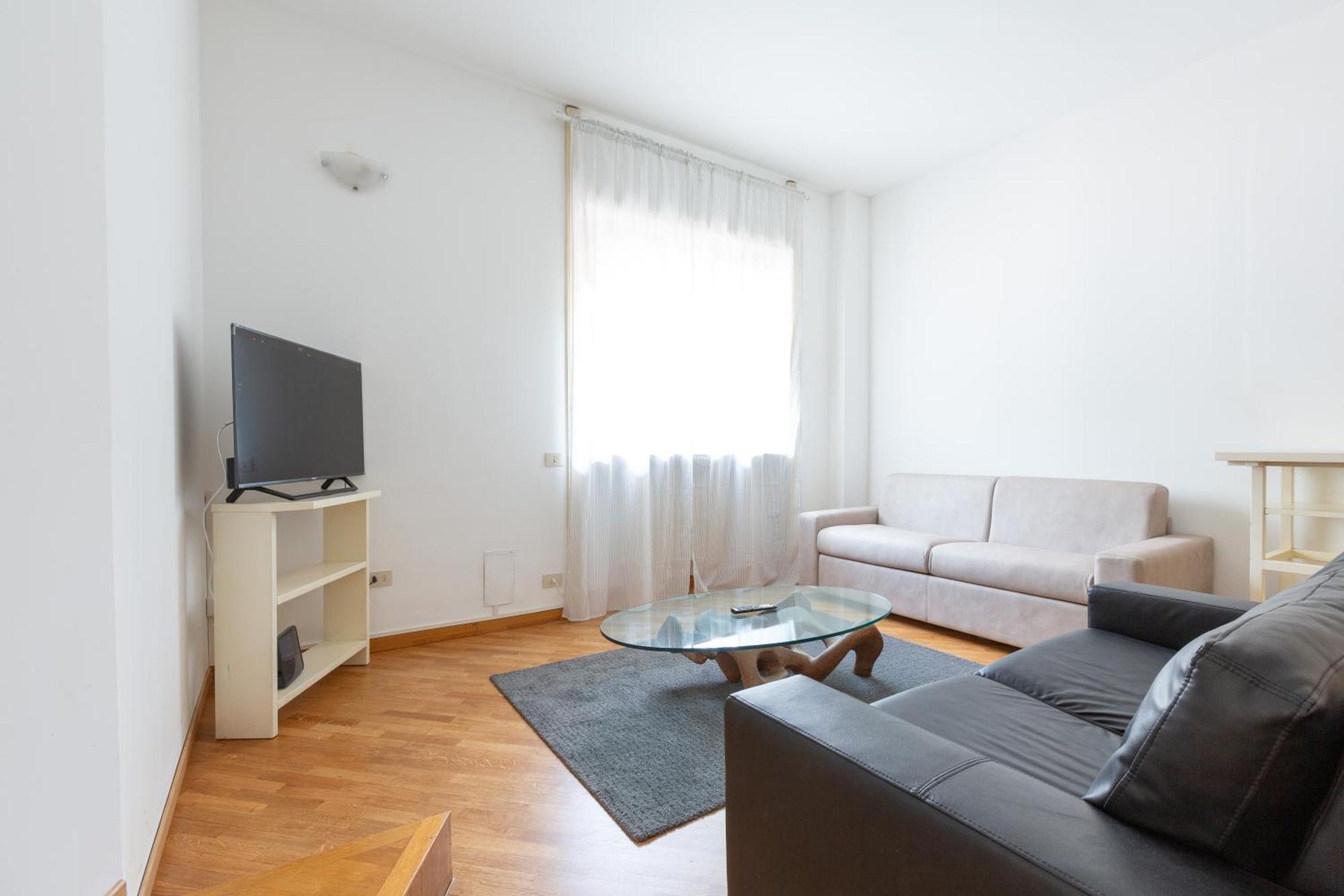 Lorenteggio Large Flat Appartement Milan